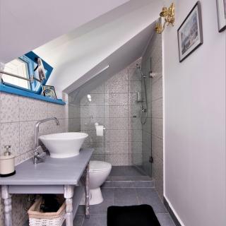 Sunrise House - Image 6